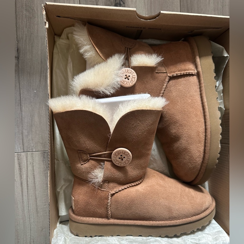 UGG Women's Brown Shearling Winter Boots - Size 5